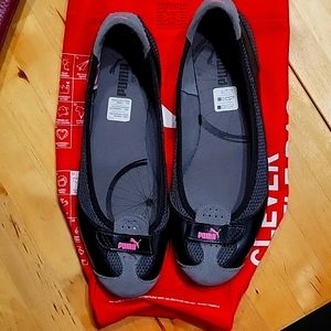 Puma Spot Lifestyle flats.